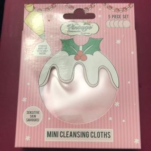 The Vintage Cosmetic Company Christmas pudding face pads  (5)mini clean cloths